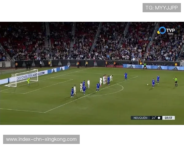 迪马利亚任意球精准穿越人墙入网