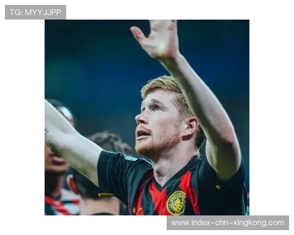 德布劳内连续二过一配合打穿中路，曼城推进仿佛开挂