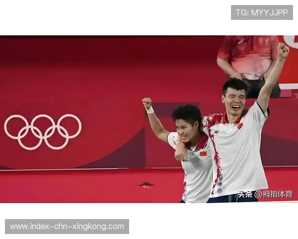 羽毛球混双世界冠军默契传球锁定胜利